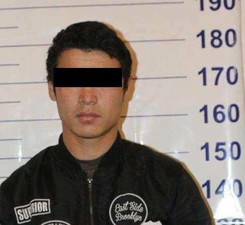 Ночью в Бишкеке на прохожего напали с пистолетом и ножом. Задержали четверых подозреваемых
