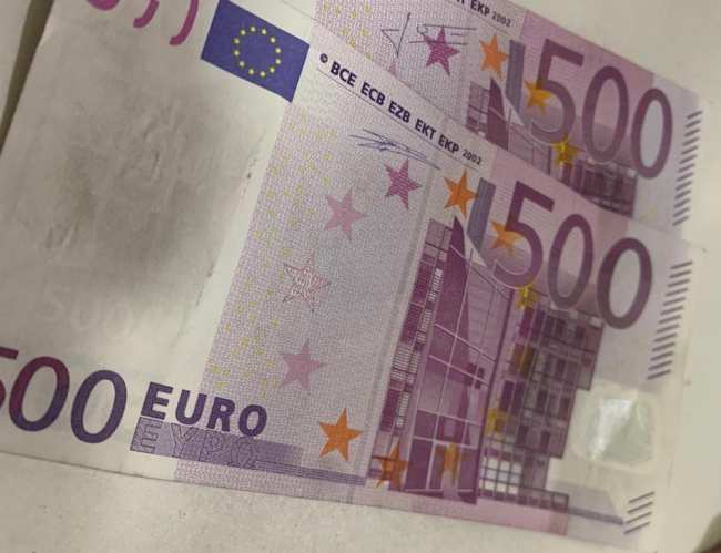В Бишкеке обменка сбывала фальшивые евро