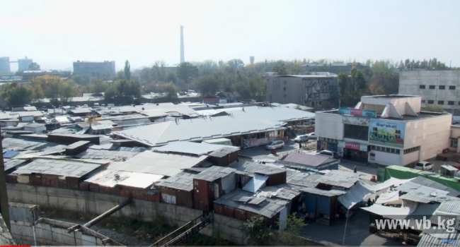 Бишкекглавархитектуру обвинили в пособничестве захватчиков рынка "Берекет"