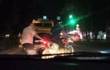 Близ Бишкека мужчина прямо на ходу угнал мотоцикл с эвакуатора. Его ищут