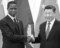 Президент Замбии Эдгар Лунгу и председатель КНР Си Дзиньпин (фото:Nicolas Asfouri/Reuters)