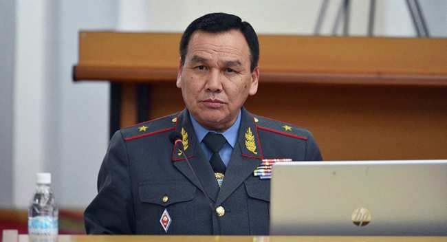 Министр внутренних дел КР Кашкар Джунушалиев на заседании правительства