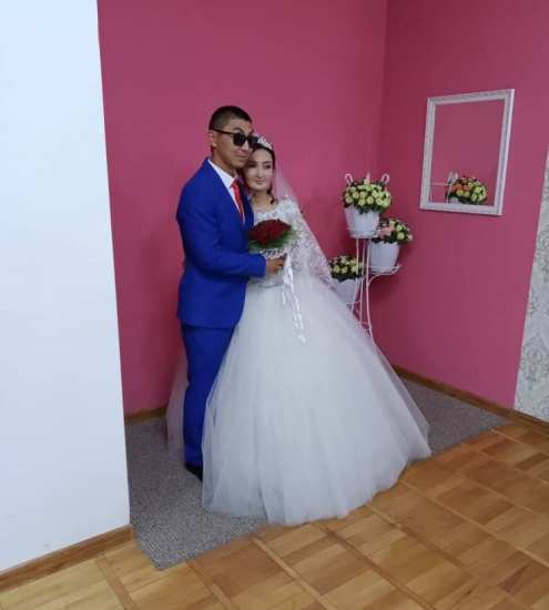 Незрячий бизнесмен из Кыргызстана Азат Токтомбаев с супругой