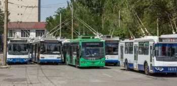 Жители Бишкека требуют, чтобы Мэрия города немедленно остановила демонтаж троллейбусных линий!