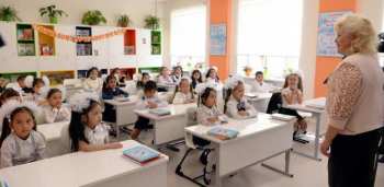 Занятия в школах Бишкека будут начинаться с 7.30, но не во всех
