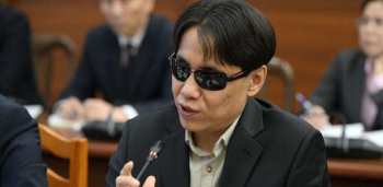 Бекешев: У граждан списывают по 100 сомов только за дозвон в колл-центр госоргана