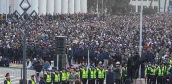 Участники Айт-намаза оставили Старую площадь в Бишкеке в чистоте