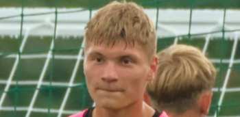 В Москве 20-летний футболист под влиянием телефонных мошенников проник в квартиру, вскрыл сейф и убил пришедшую хозяйку