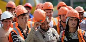 Минтруда: кыргызстанцы не хотят работать в коммунальных службах, поэтому привлекают иностранцев