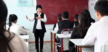 Депутат требует ужесточить наказание за правонарушения в отношении учителей