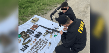 В Беловодском нашли схрон оружия и боеприпасов