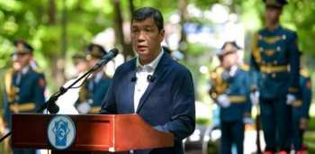 Мэр Бишкека принял участие в митинге-реквиеме посвященном 40-й годовщине ликвидации последствий аварии на Чернобыльской АЭС